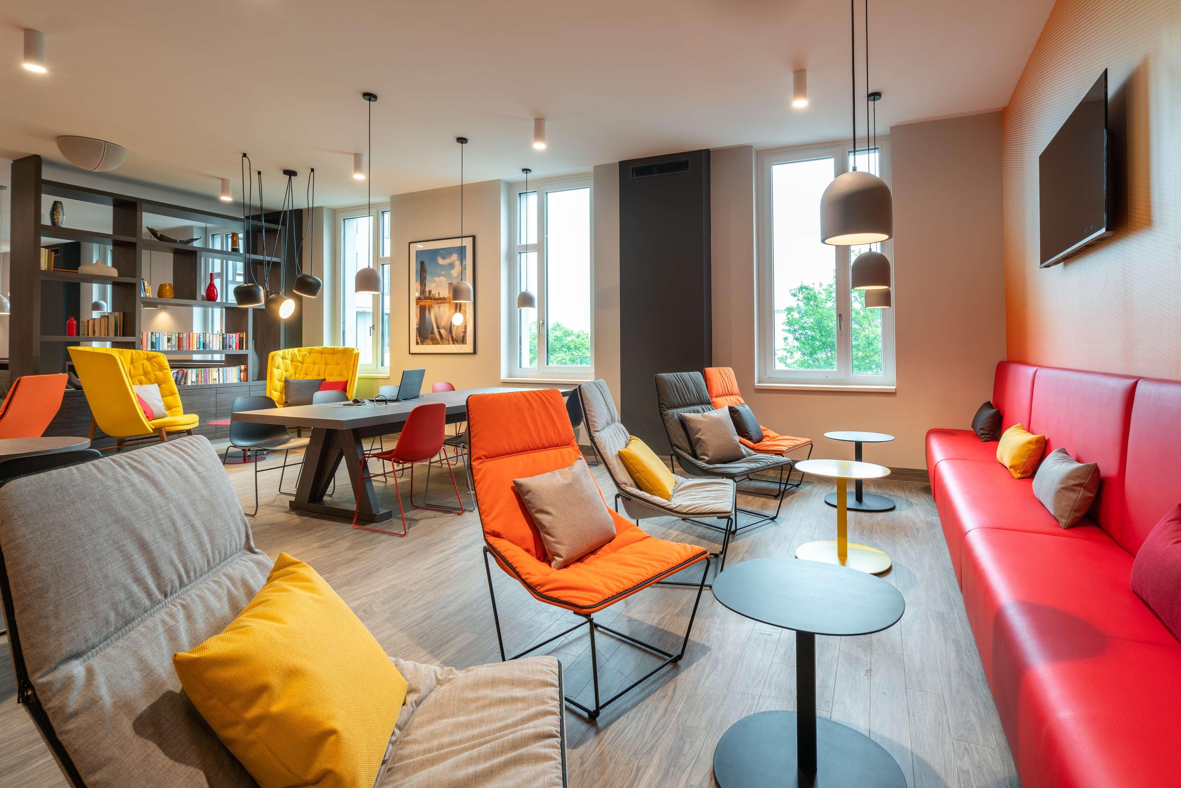 Campanile Vienna South Hotel Bagian luar foto